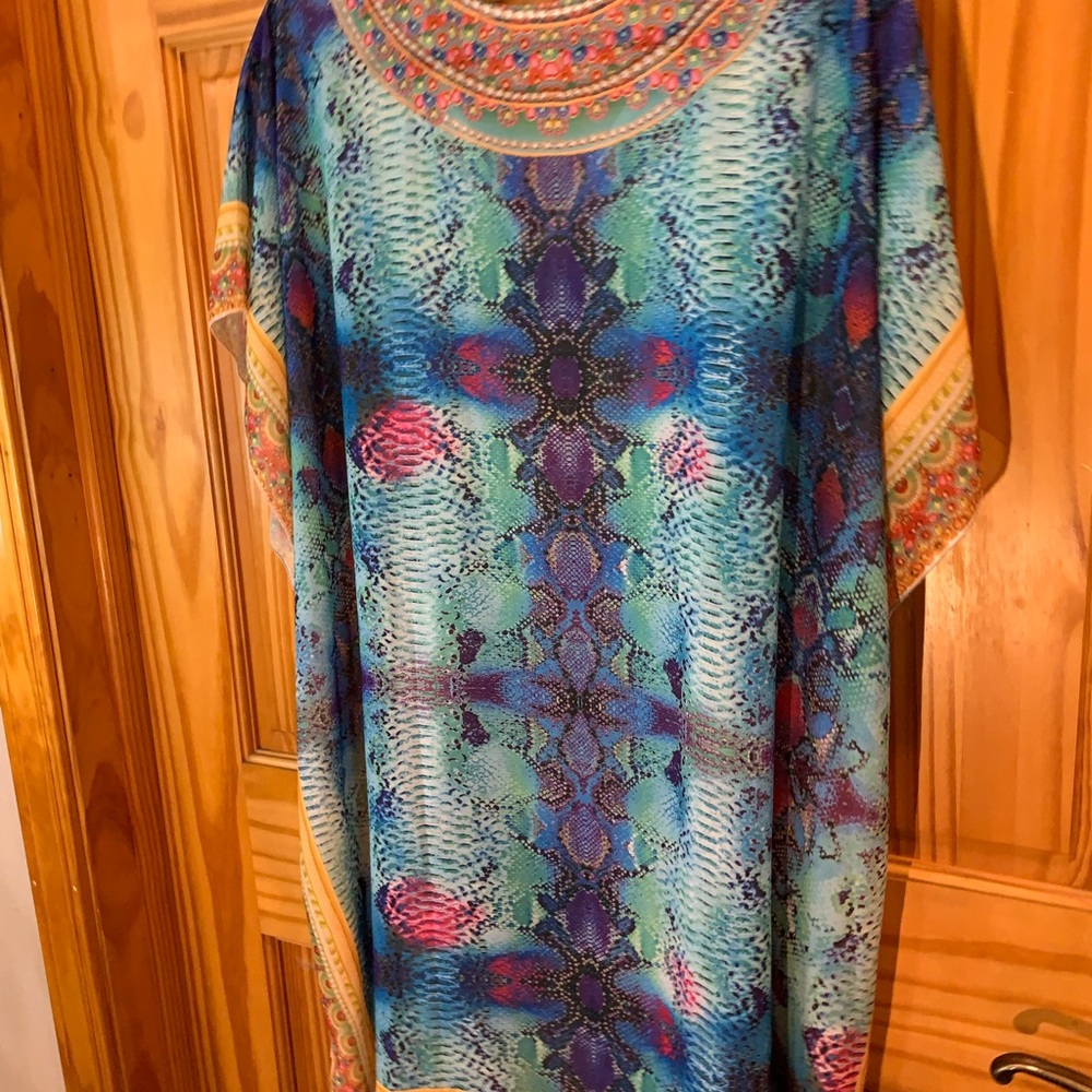 NWT, Sparkling sheer item to wear over dress, jeans, fun item to have ready - Picture 3 of 9